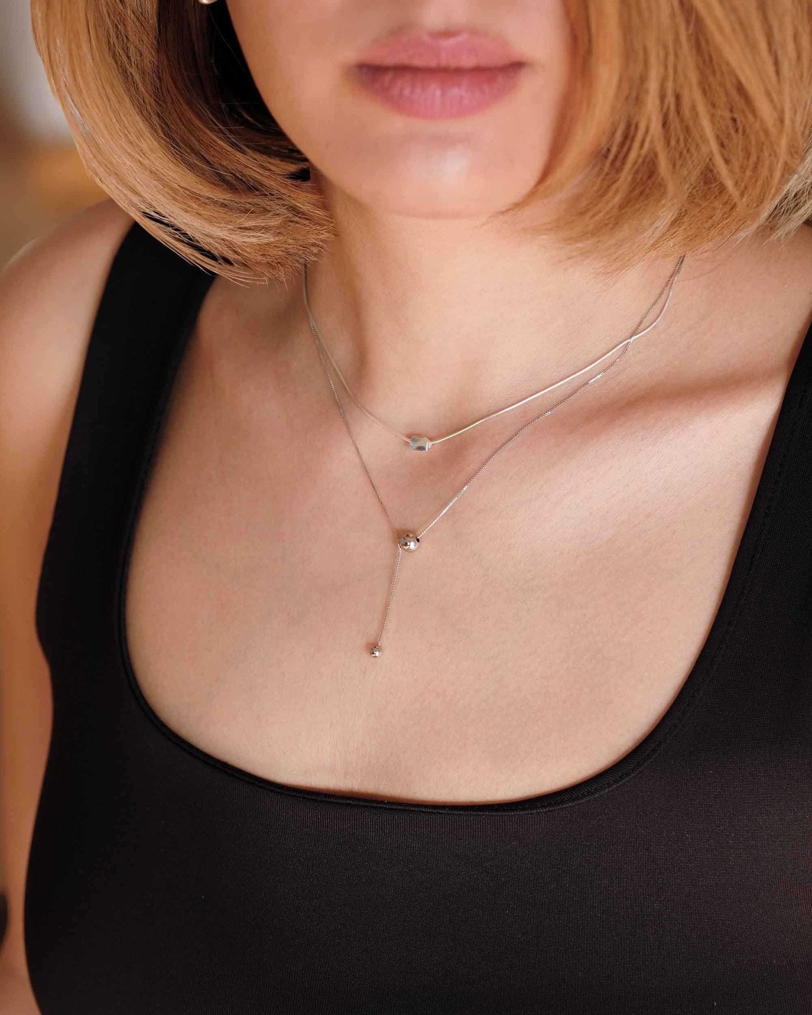 Silver Balance Halskette von Cosytas, Schmuckmarke aus Zürich, reines 925 Silber, modern geschichtet getragen
