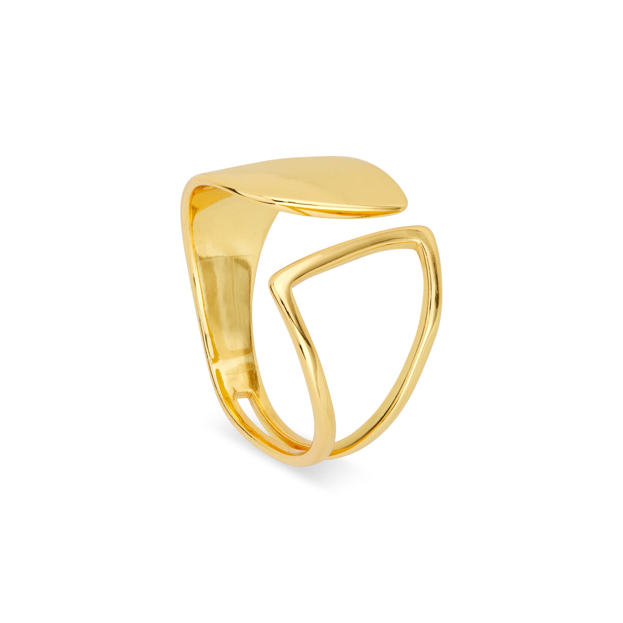 Vorderansicht des Golden Arc Rings von Cosytas, gefertigt aus hochwertigem 925er Sterling Silber mit einer 18-karätigen Goldplattierung. Der Ring besticht durch sein außergewöhnliches, asymmetrisches Design mit einer offenen, geschwungenen Struktur. Die makellos polierte Oberfläche reflektiert das Licht und unterstreicht den modernen, eleganten Stil dieses Schmuckstücks, das sich perfekt als Statement-Piece oder für den täglichen Look eignet.
