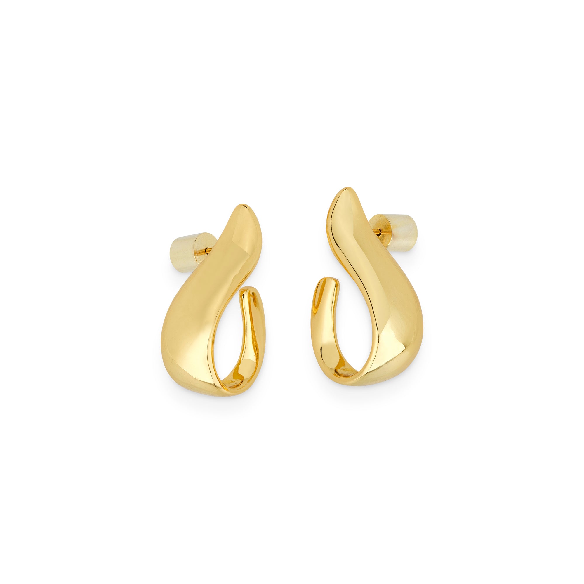 Frontansicht der Cosytas Golden Wave Hoops aus 925er Sterling-Silber, 18k-gold-vergoldet, mit fliessendem, wellenfoermigem Design