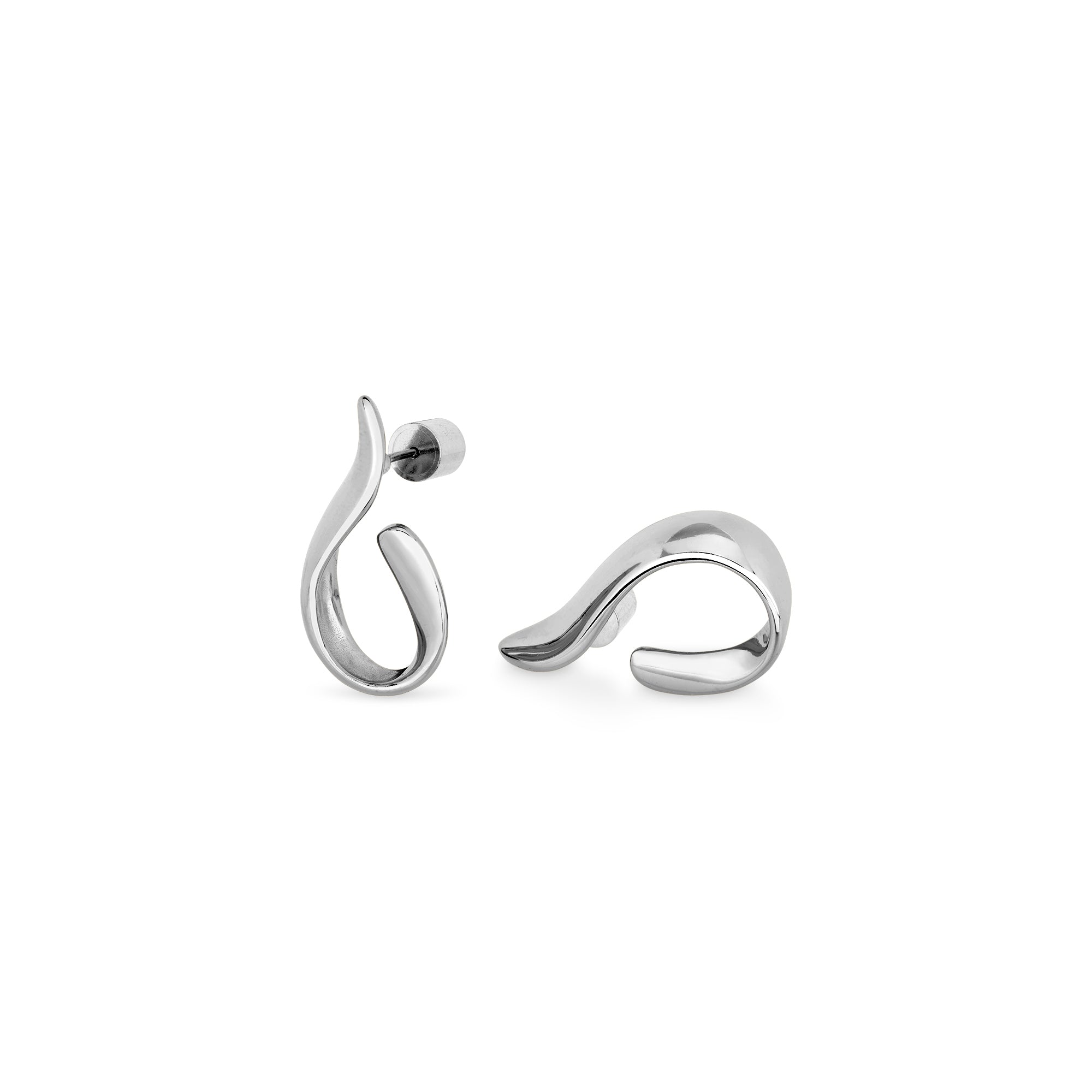 Seitenansicht der Cosytas Silver Wave Hoops, gefertigt aus 925er Sterling-Silber mit fliessenden Kurven und minimalistischem Design, ergänzt durch einen sicheren Steckverschluss.