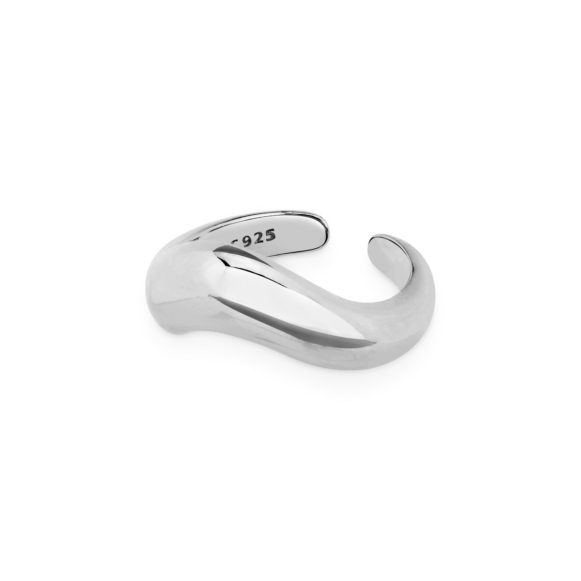 Seitenansicht des Cosytas Silver Wave Rings aus 925er Sterling-Silber mit fliessendem, offenem Design und polierter Oberflaeche