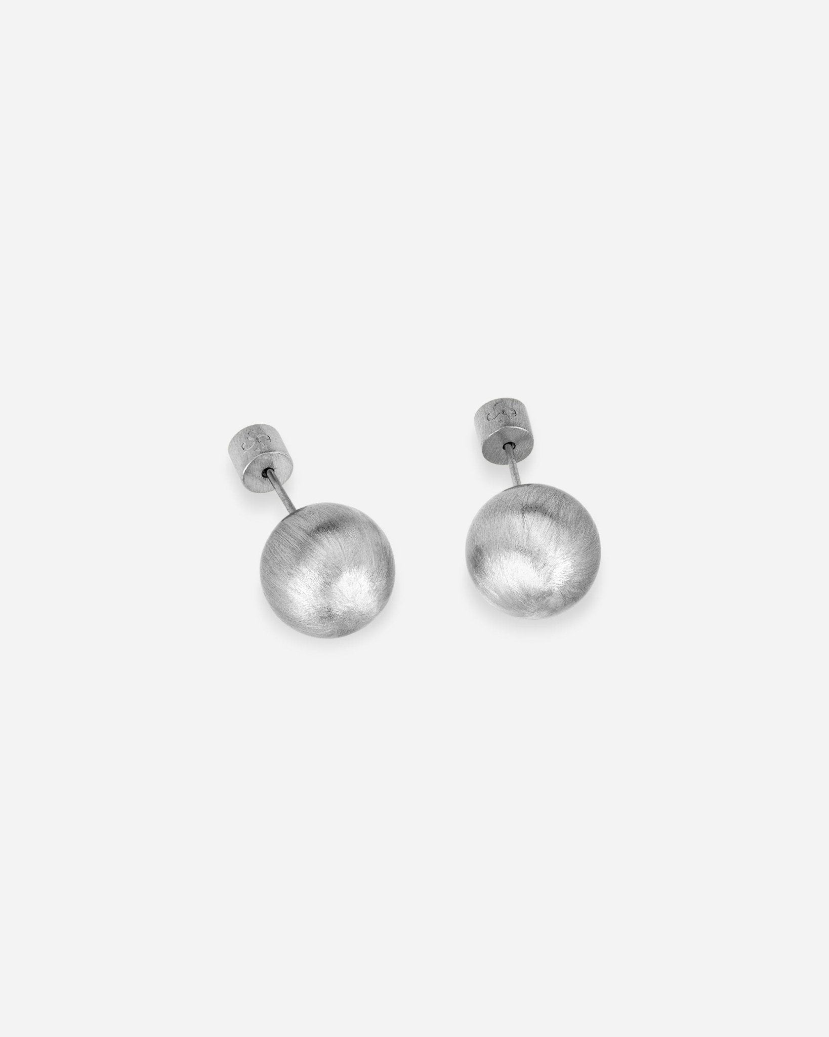 Lumina Bold Silver Sphere Ohrringe von Cosytas, Schmuckmarke aus Zürich, hochwertige Metalllegierung, 925 Silber plattiert