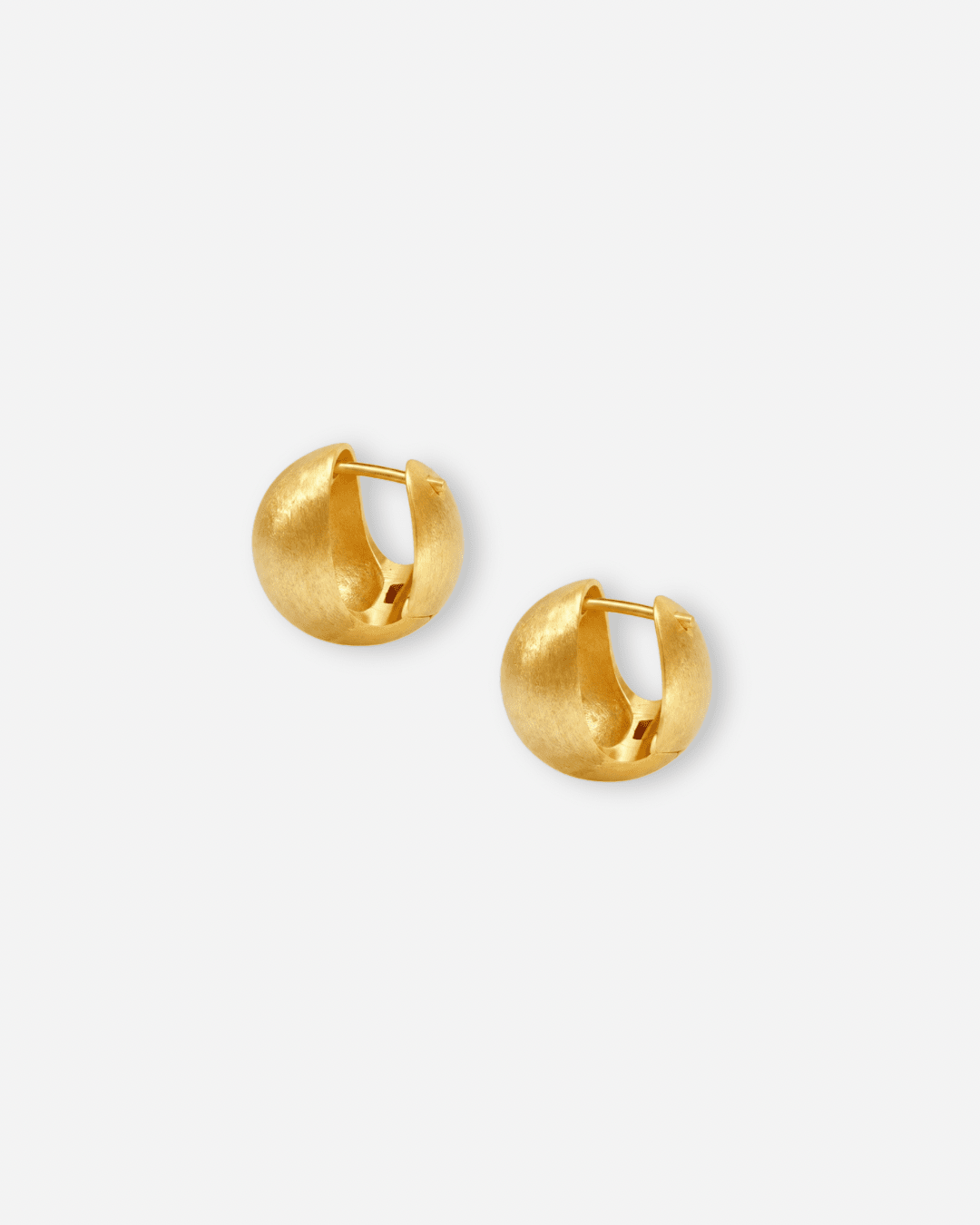 Boucles d'oreilles Lumina Gold S vues de dos, avec les fermoirs à charnière visibles