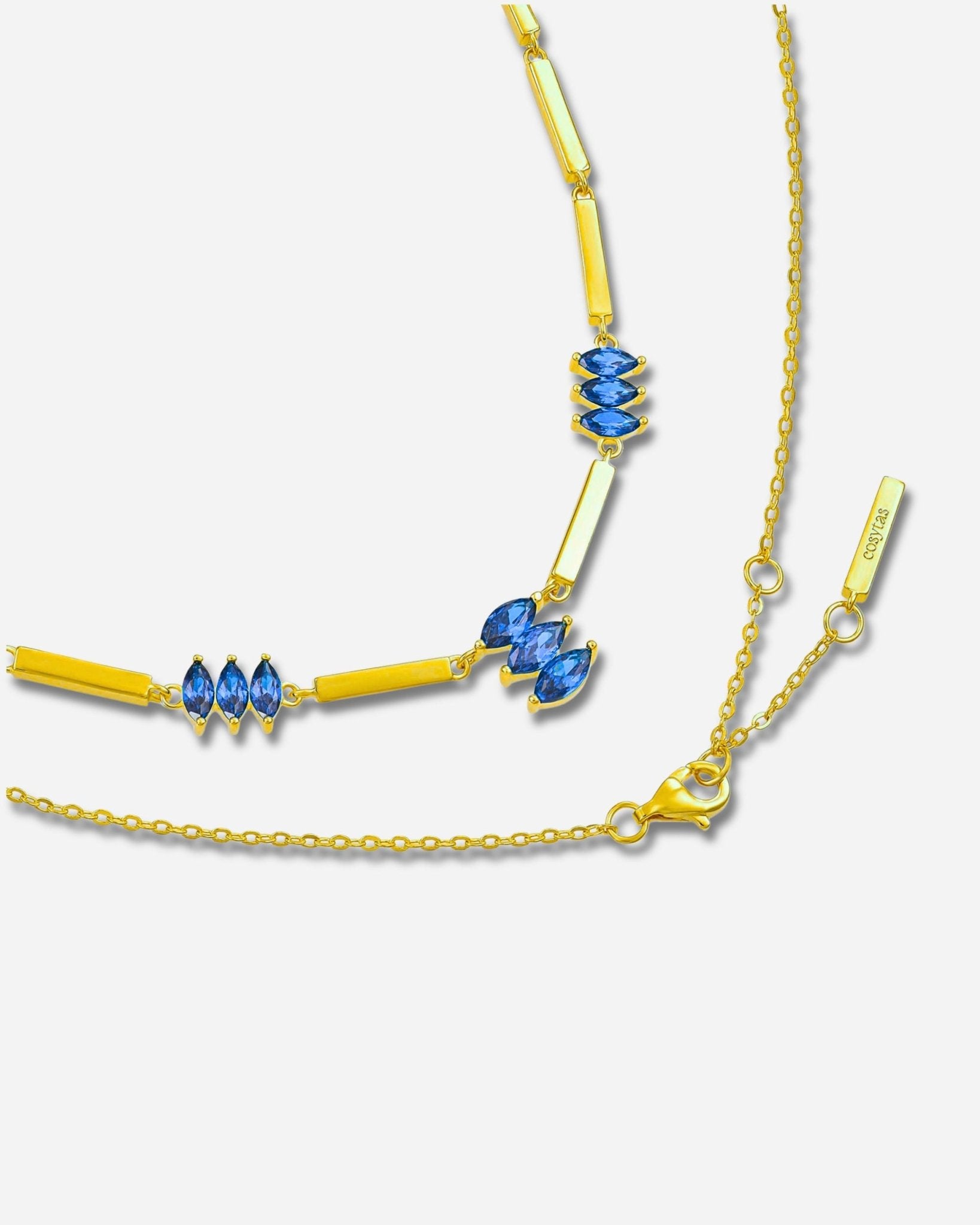 Moira Blue Halskette aus 18k Gold Vermeil auf 925 Silber – Detailansicht Anhänger mit blauen Zirkonia
