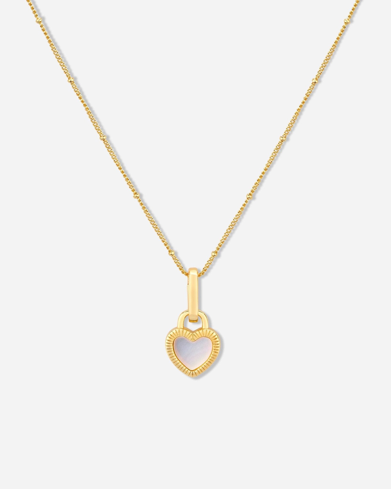 Reverie Halskette 2 in 1 mit Herzanhänger in weiss, feine Goldkette, wendbar, ruhige Materialwirkung, Cosytas Zürich